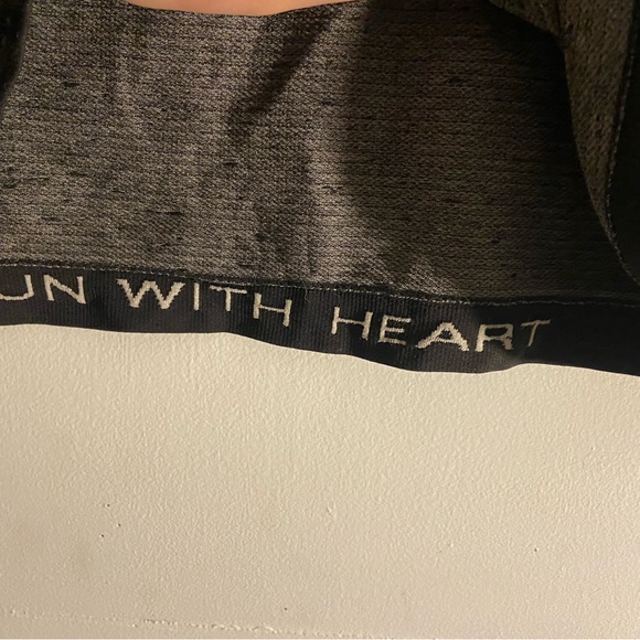 Lululemon tank top not sure what one but super comfy - Picture 5 of 5